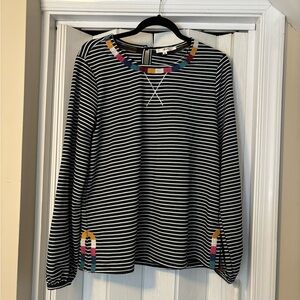 Andreé by Unit Black & White Top With Embroidery. Like New.